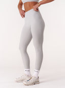 [women] Charlie is 179cm wearing S