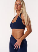 [women] Avalon is wearing M