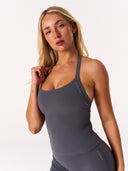 [women] Avalon is wearing S