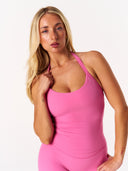 [women] Avalon is wearing S