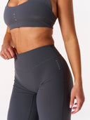 [women] Avalon is wearing XS
