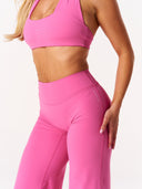 [women] Avalon is wearing XS