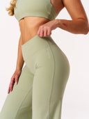[women] Avalon is wearing XS