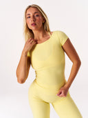 [women] Avalon is wearing XS
