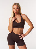 [women] Avalon is wearing S