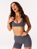 [women] Jacinta is wearing XS
