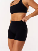[women] Avalon is wearing XS
