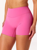 [women] Avalon is wearing XS