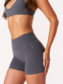 [women] Jacinta is wearing XS