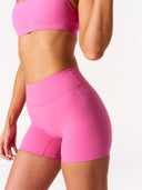 [women] Jacinta is wearing XS