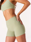 [women] Jacinta is wearing XS