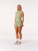 [women] Avalon is wearing S