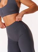 [women] Avalon is wearing XS