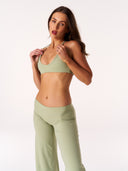 [women] Jacinta is wearing XS