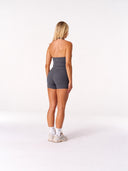 [women] Avalon is wearing XS
