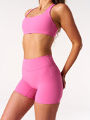[women] Jacinta is wearing XS