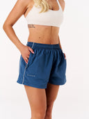 [women] Avalon is wearing XS