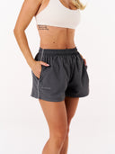 [women] Avalon is wearing XS