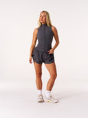 [women] Avalon is wearing S
