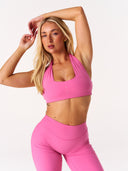 [women] Avalon is wearing S