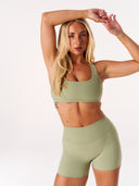 [women] Avalon is wearing M