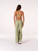 [women] Jacinta is wearing XS
