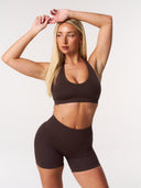[women] Avalon is wearing S