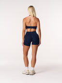 [women] Avalon is wearing S