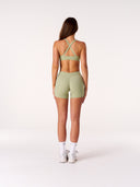 [women] Jacinta is wearing XS