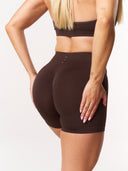 [women] Avalon is wearing S