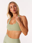[women] Avalon is wearing S