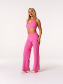 [women] Avalon is wearing XS