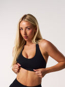 [women] Avalon is wearing S