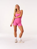 [women] Avalon is wearing XS