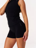[women] Avalon is wearing S