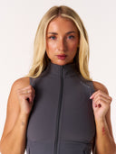 [women] Avalon is wearing S