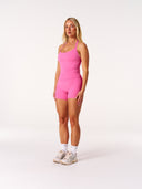 [women] Avalon is wearing S