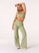 [women] Avalon is wearing XS
