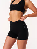 [women] Jacinta is wearing XS