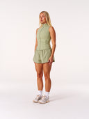 [women] Avalon is wearing S