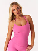 [women] Avalon is wearing S