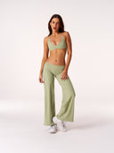 [women] Jacinta is wearing XS