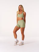 [women] Avalon is wearing XS