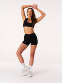 [women] Jacinta is wearing XS
