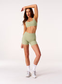 [women] Jacinta is wearing XS