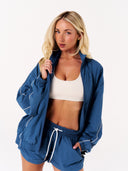 [women] Avalon is wearing XS