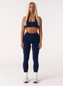 [women] Avalon is wearing M