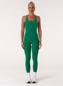 [women] Esha is 179cm wearing M