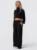 [women] Avalon is wearing XS