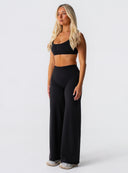 [women] Avalon is wearing size XS